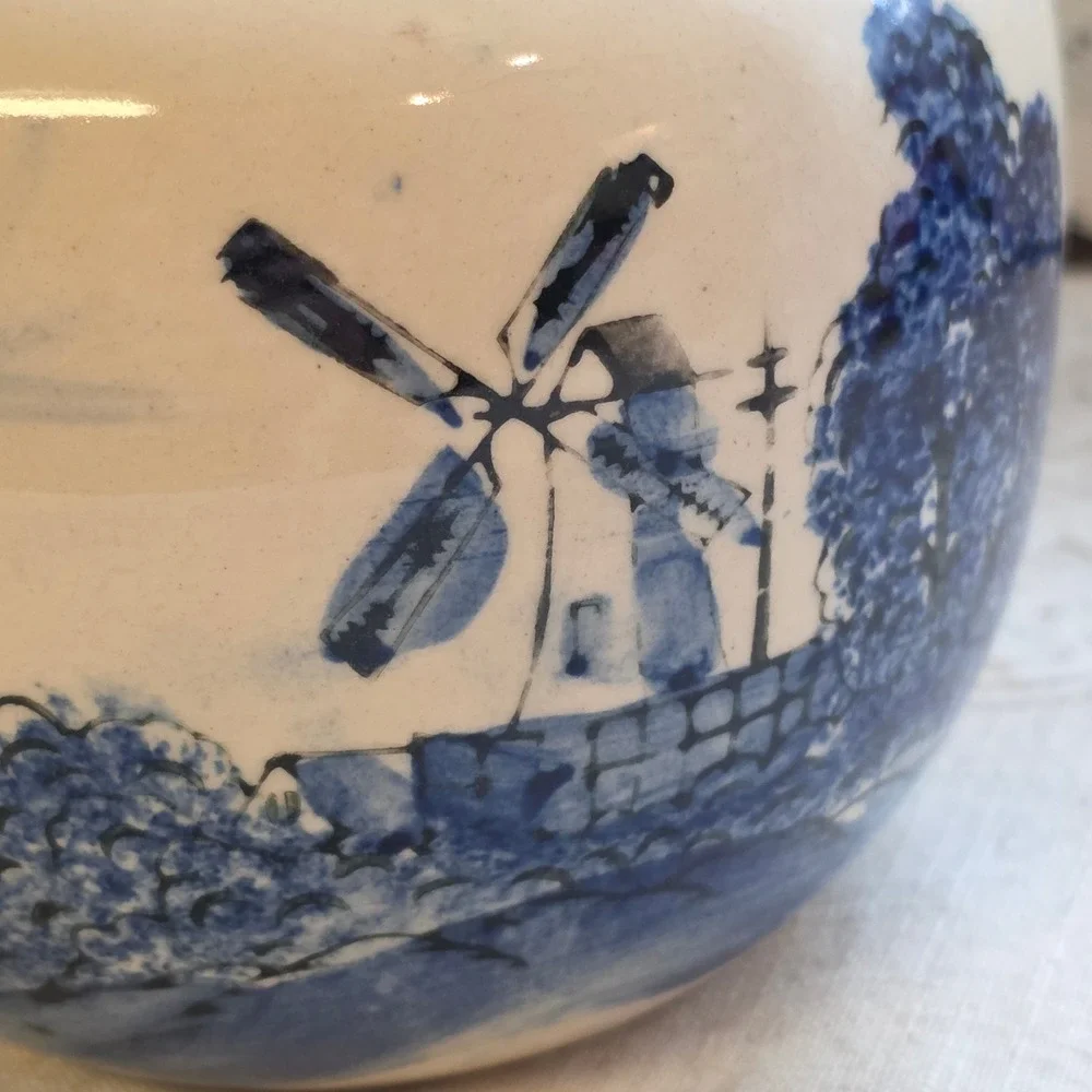 N/A vintage ceramic